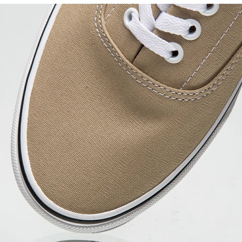 Bass Tan and White Canvas Sneakers‎ Casual Lace Up Sneakers Size 8.5 A19
